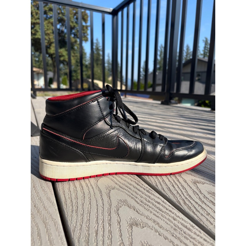 Nike Air Jordan 1 Retro Mid Black Red White Leather Mens Sneakers Shoes Size 12 - Picture 2 of 10